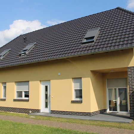 Ferienhaus Zur Eiche Am Dorfanger Villa Waldow Exterior foto